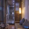 Отель Fengming Shanju Hongcun Qinggu Homestay, фото 2