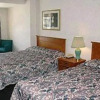 Отель Econo Lodge By The Falls, фото 23