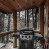 Отель Bear Den, 3 Bedrooms, Front Porch, Midtown, Sleeps 7, фото 16