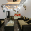 Отель OYO 75701 Red Velvet Rooms & Banquet, фото 7