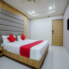Отель OYO 14745 Veeraj Suites, фото 17