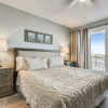 Отель Laketown Wharf by Book That Condo, фото 34