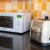 Отель Bright 2 bedroom in Southsea. 8 min walk to seafront, фото 15