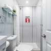 Отель Bright and Spacious - 3BR Apt With Netflix - Near High Park, фото 14