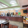 Отель Comfort Inn & Suites Near Medical Center, фото 25