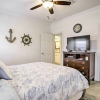 Отель South Padre Island Condo: Pool < 1/4 Mile to Beach, фото 7
