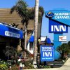 Отель Newport Channel Inn - Near Huntington State Beach на пляже Newport Beach