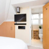 Отель Spacious, Comfortable 2BR Fulham Maisonette, фото 7