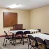 Отель Econo Lodge Burlington I-40, фото 15