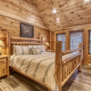 Отель Cub Path Lodge - Luxurious 5/5 With Theatre Room And Mountain Views! 5 Bedroom Cabin by RedAwning, фото 15