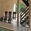 Отель Maison Avec Piscine Intérieure в Монтенвиль