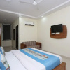 Отель OYO 9565 Hotel New Shiv Murti, фото 6