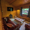Отель Pineshadow Lodge, Cosy 4 Bed - Kenwick Park, фото 27