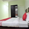 Отель OYO 10566 Hotel Shanti Guest House, фото 3