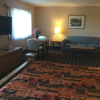 Отель Sky Lodge Inn & Suites, фото 3