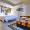 Отель Zenmaya Oceanfront Phuket, Trademark Collection by Wyndham, фото 3