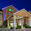 Отель Holiday Inn Express Hotel & Suites Bedford, an IHG Hotel, фото 1