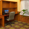 Отель Holiday Inn Express Hotel & Stes Kansas City Sports Complex, an IHG Hotel, фото 7