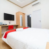 Отель RedDoorz near Griya Agung Palembang, фото 6
