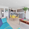 Отель Right On Bright On Apartment 1B - City Centre Luxury Apartments, фото 12
