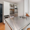 Отель Charming 1 Bdrm in Prime Viaduct Location - by Urban Butler, фото 15