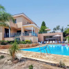 Отель Exceptional Large Villa, Free Heated Pool 1 NOV - 15 Jan, Privacy,prime Location, фото 39