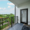 Отель Beautiful Lakeview Condo, Vista Cay Orlando - 3013, фото 8