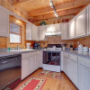 Отель Bear View - Three Bedroom Cabin, фото 13