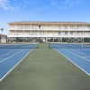 Отель SPC 4133 Beautiful Tennis Court 2 bedroom with free beach set up for 2 by RedAwning, фото 30