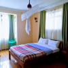 Отель Mani's Home Away from Home, фото 3