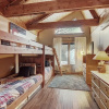 Отель Beautiful Dog Friendly Ski Chalet A Minute to SuperBee Lift - AN203 by RedAwning, фото 9
