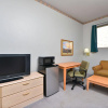 Отель Econo Lodge Inn & Suites, фото 1