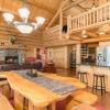 Отель Mounticello Log Cabin - 4 Br Home, фото 14