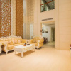 Отель Deluxe Villa in Mingyue Mountain and Stream, фото 26