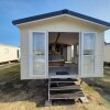 Отель Lovely 3-bed new Caravan in Walton on the Naze, фото 1