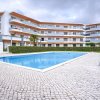 Отель Beautiful Apartment With a Bedroom in Meia Praia and a Communal Swimming Pool, фото 14