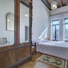 Отель PANORAMIC 9 WINDOWS OVER GRANDCANAL, 3 bed, 2 bath, фото 3