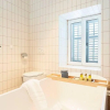 Отель Good Vibrations in Center Luxury 80m2 for 2p, фото 8