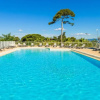 Отель A 500 mètres des plages et du port du brusc, Les terrasses des embiez avec piscine et spa, фото 7