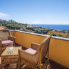Отель Lovingly Restored Old Villa, Heated Pool, Garden, Sea Views Quinta Girassol в Понта-ду-Сле