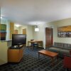 Отель TownePlace Suites Tampa North/I-75 Fletcher, фото 2