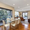 Отель 2 Bdrm North Sydney with harbour views, фото 4