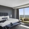 Отель Meriton Suites World Tower, фото 6