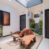 Отель RedDoorz @ Nginden Surabaya, фото 10