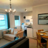 Отель Sunrise View - Beachfront Apartment, Weymouth, фото 3