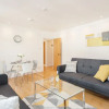 Отель Great Mayfair Apartment - Sleeps 6, фото 25