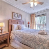 Отель Creekside, 4 Bedrooms, Pool Access, WiFi, Fireplace, Sleeps 10, фото 3