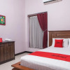 Отель RedDoorz near Basuki Rahmat, фото 4