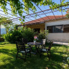 Отель Sunflower House With a Pool and Large Garden, фото 12