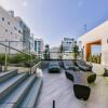 Отель Regatta Living ll With Breakfast Included - 907, фото 17